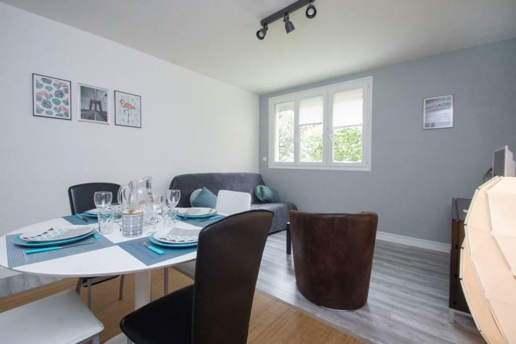 Appartement 2 Chambres - Parking Prive 렌 외부 사진