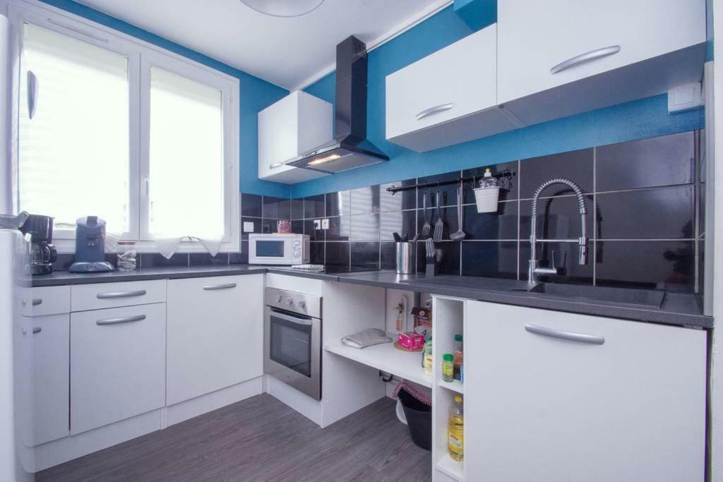 Appartement 2 Chambres - Parking Prive 렌 외부 사진
