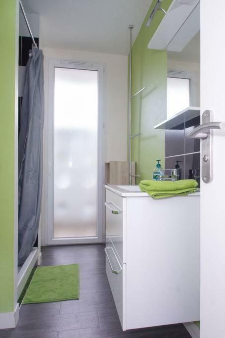 Appartement 2 Chambres - Parking Prive 렌 외부 사진